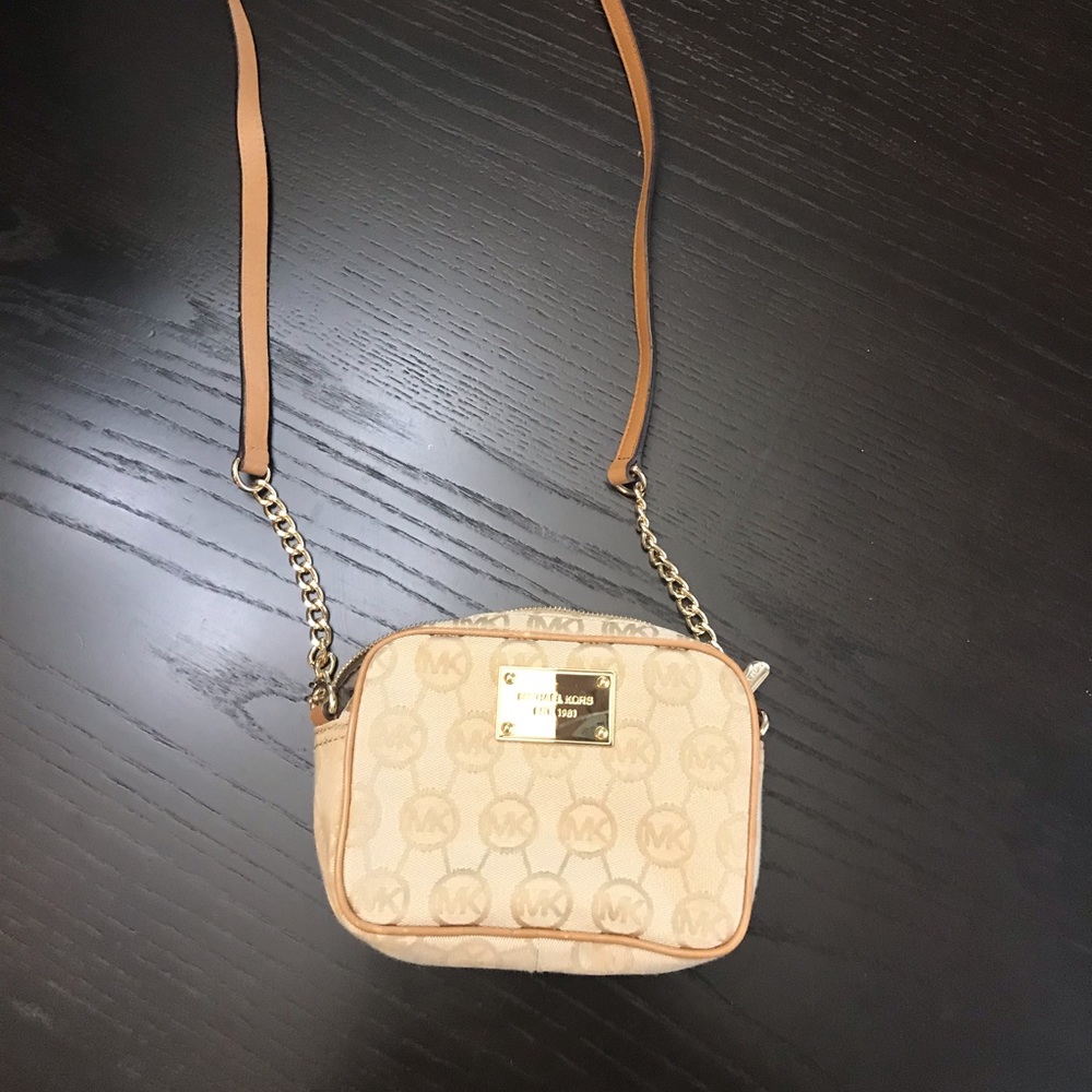 Michael Kors Crossbody - tan